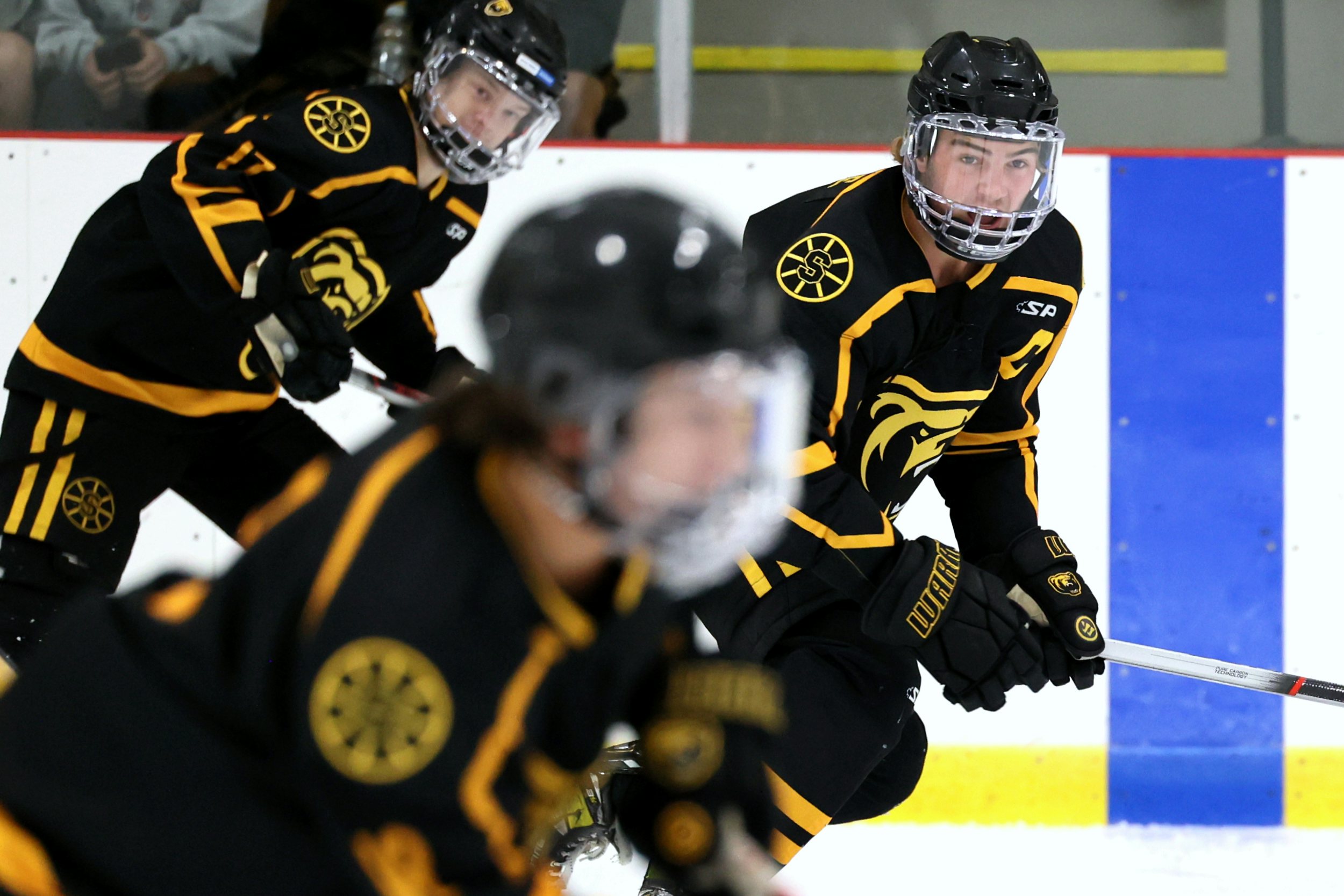 STRATHCONA COUNTY, AB - September 24: Strathcona Bruins captain Logan Dawe #9 calls out to his teammates during a rush against the Fort Saskatchewan Hawks during Capital Junior Hockey League play at the Strathcona Olympiette Centre in Strathcona County, AB on September 24th, 2023. (Photo by James Maclennan)